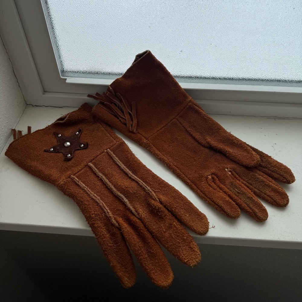 Brown Suede Children’s Gloves - Picture 2 of 5